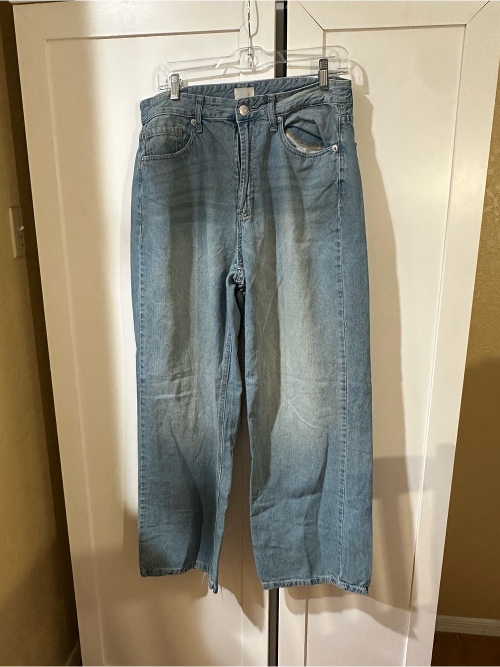 Sz 11/30 Women's light-wash wide-leg denim jeans